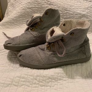 TOMS Grey Sherpa-Lined Boots